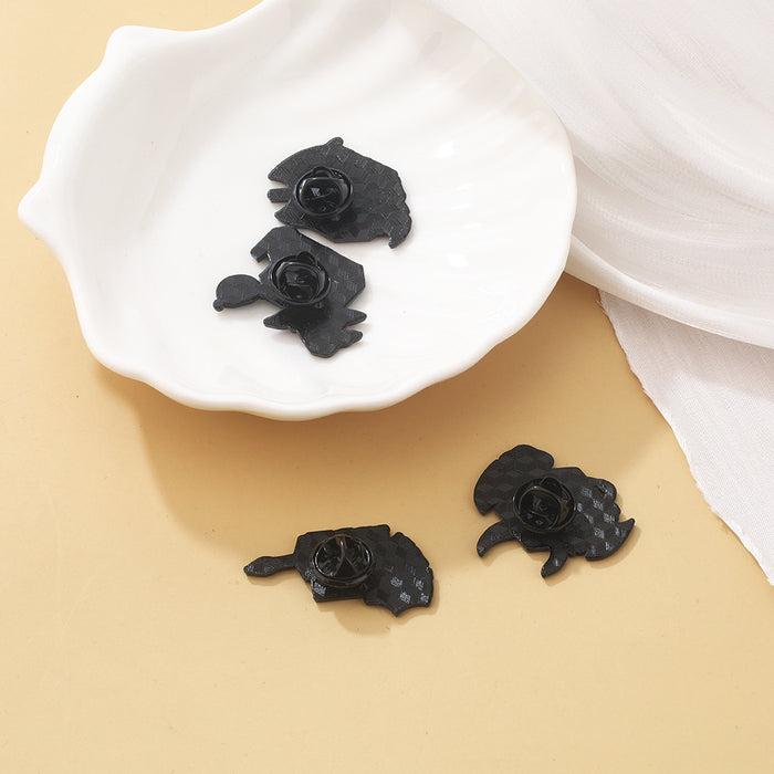 Wholesale Zinc alloy dice brooch twenty sided multi faceted metal badge with numbers