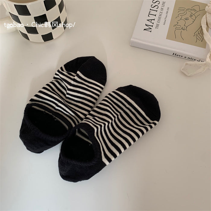 Wholesale Simple summer thin short socks with anti slip and invisible low top boat socks