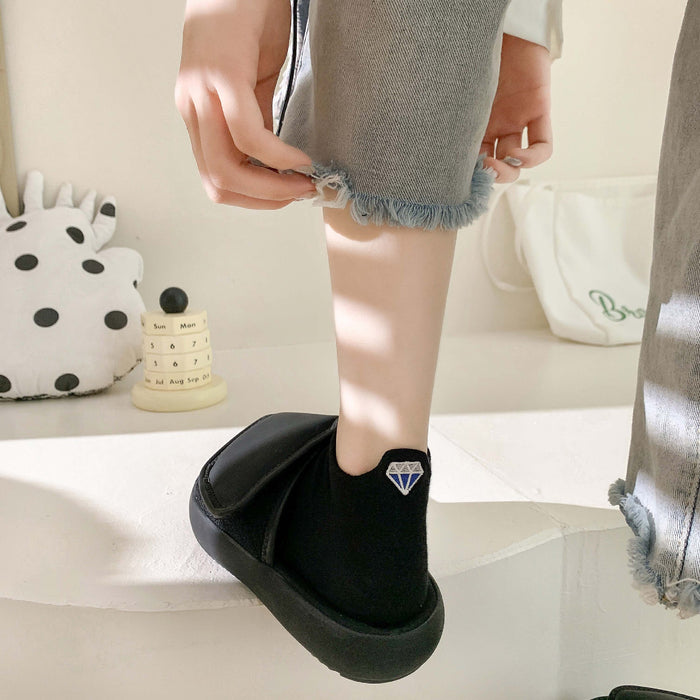 Wholesale Cotton thin sweat absorbing socks with boneless solid color short socks and cartoon embroidery boat socks for heel protection