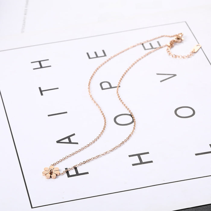 Wholesale Necklace, women's rose gold temperament, collarbone chain, niche design, flower pendant, necklace