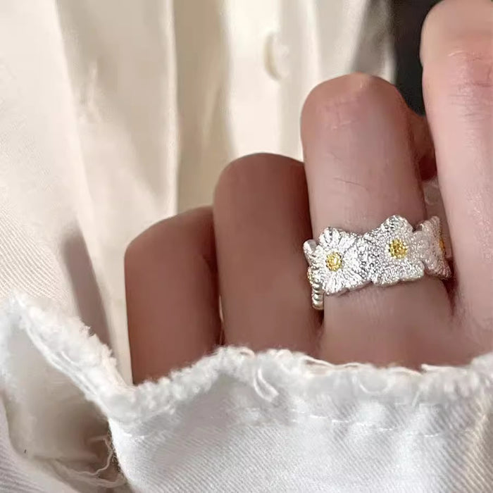 Wholesale Color blocking engraved ring with flowers, niche and versatile, simple and adjustable opening, high-end ring