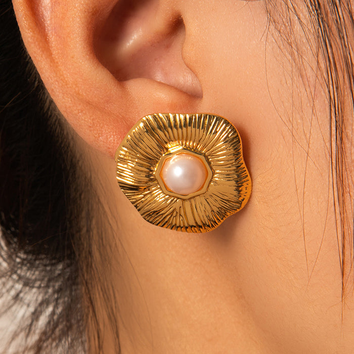 Wholesale Retro-style personalized flower electroplated stud earrings