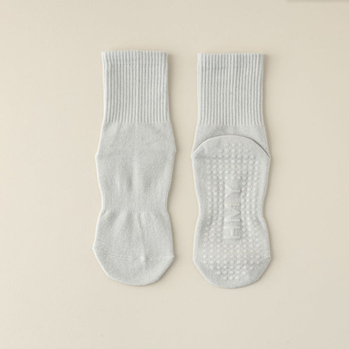 Wholesale Socks silicone anti slip indoor sports floor socks dancing socks