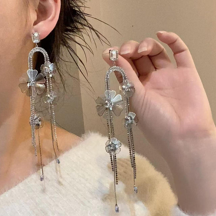 Wholesale Flower tassel earrings with retro temperament, high-end feel, niche design, earrings