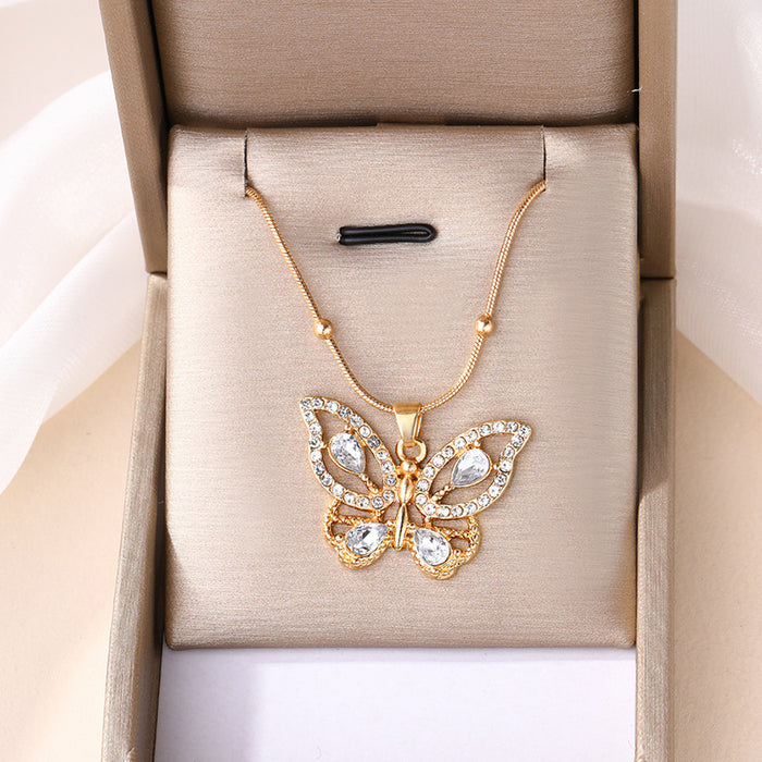 Wholesale New jewelry, fashionable alloy pendant, niche, exaggerated diamond inlaid butterfly necklace