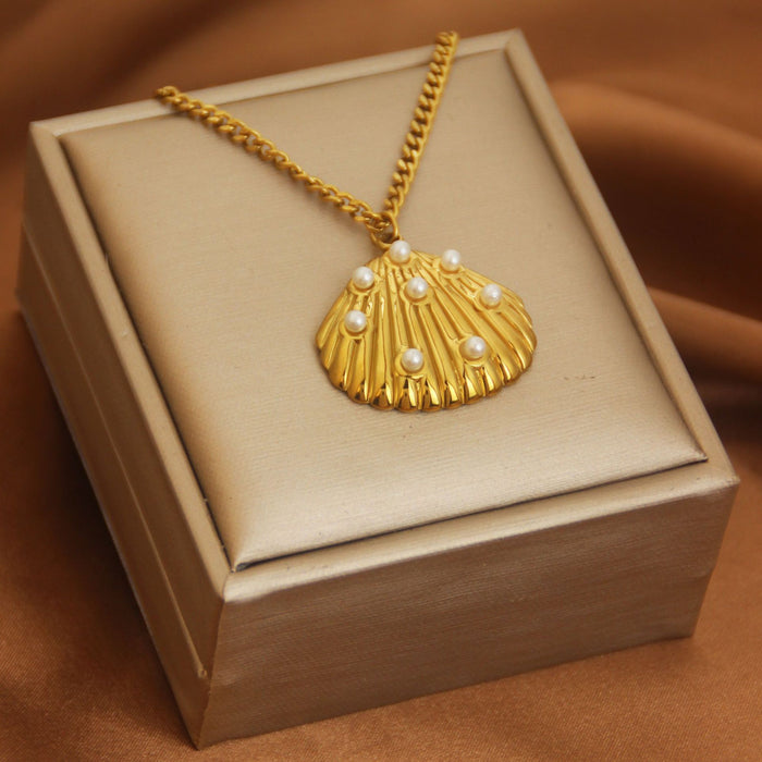 Wholesale Stainless steel diamond encrusted scallop pendant, ocean style women's necklace, personalized layering, versatile collarbone chain