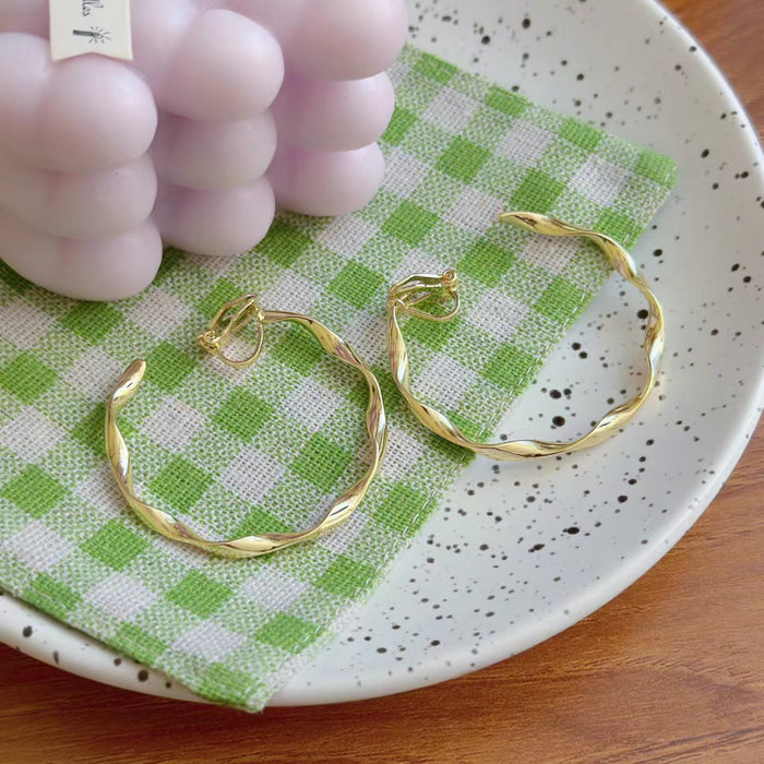 Wholesale Simple temperament, personality, light bending, large circle earrings