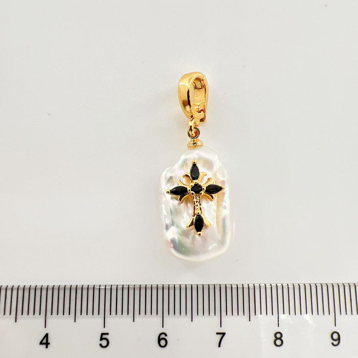 Wholesale Gold Plated Copper Pendant Butterfly Heart Motif Fashion Accessory