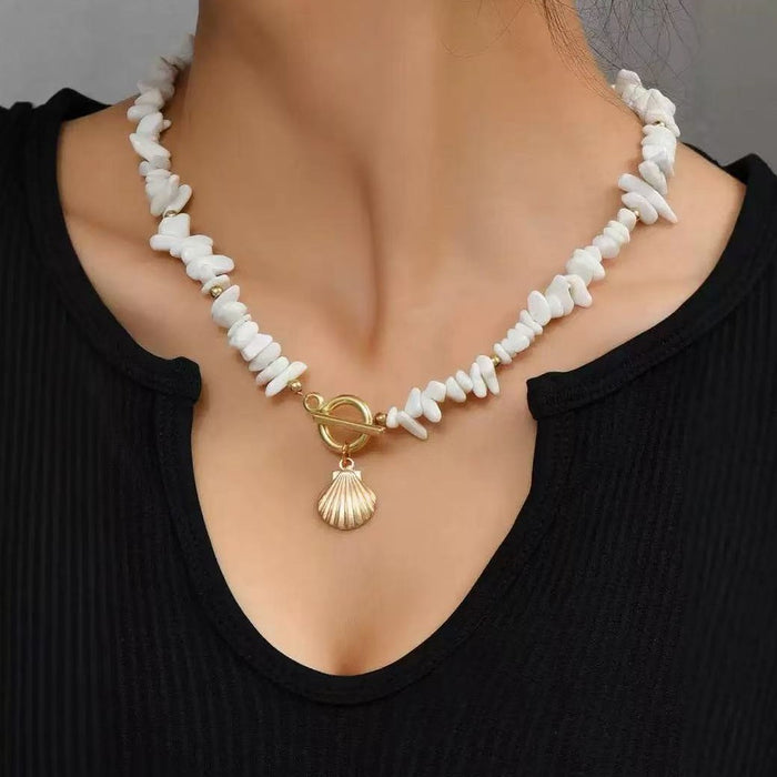 Wholesale Natural crushed stone irregular shell pendant necklace collarbone chain