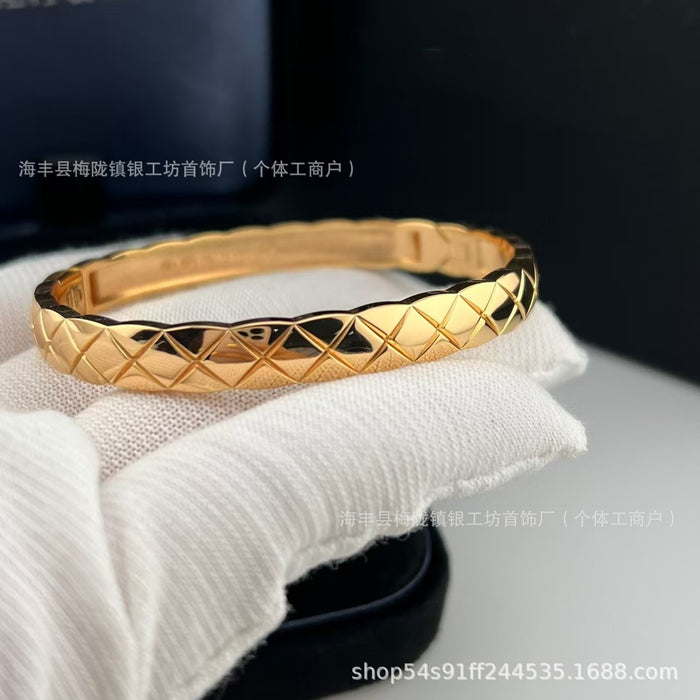 Wholesale Diamond patterned bracelet with rose gold plating that does not fade, high-end diamond shaped diamond free bracelet