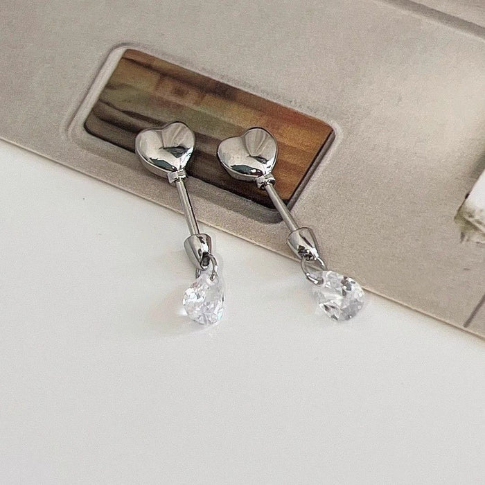 Wholesale Small niche design earrings with heart-shaped water droplet pendant earrings, simple and versatile earrings, exquisite and personalized earrings