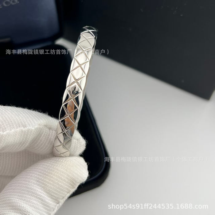Wholesale Diamond patterned bracelet with rose gold plating that does not fade, high-end diamond shaped diamond free bracelet