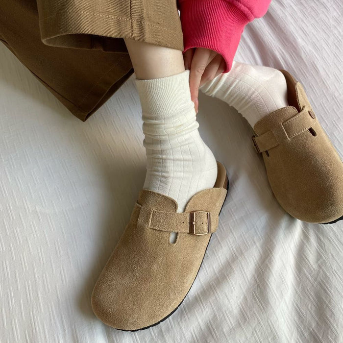 Wholesale Fashionable boneless pile socks with vertical stripe design, versatile and slimming, modified legs, retro style