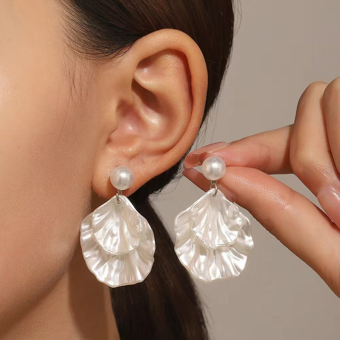 Wholesale Pearl Shell Elegant Earrings Korean Simple Ear Jewelry Sweet Fan Shell Earrings Women