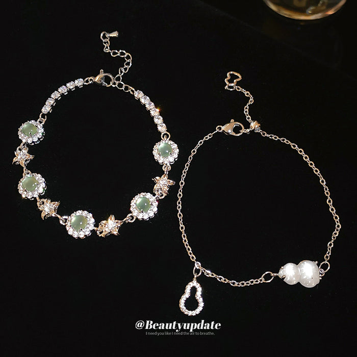 Wholesale Zircon flower bracelet retro niche bracelet fashionable temperament light luxury versatile bracelet wholesale