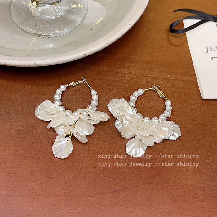 Wholesale Pearl Petal Earrings Ear Accessories