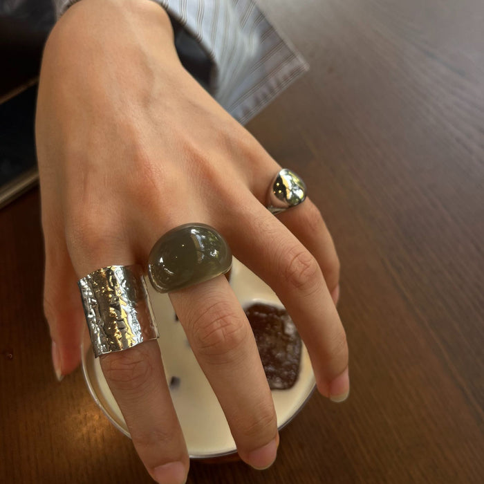 Wholesale A niche and unique resin ring with a cold and conspicuous opening, copper electroplating with versatile rings for women