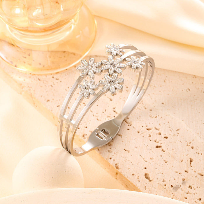 Wholesale Openwork diamond-encrusted titanium steel bracelet