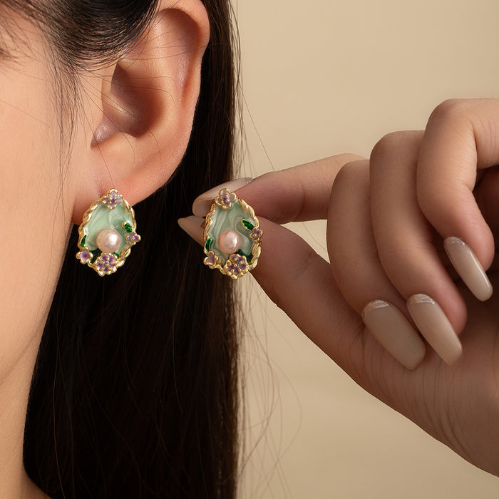 Wholesale Retro Zinc Alloy Earrings with Green Flower Design Jewelry Accessory
