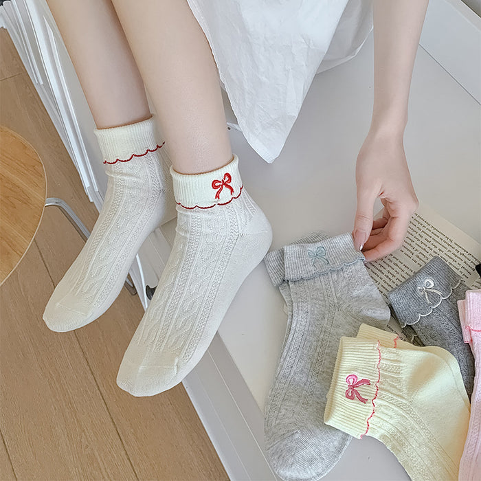 Wholesale Lace bow socks with flared design, short tube socks