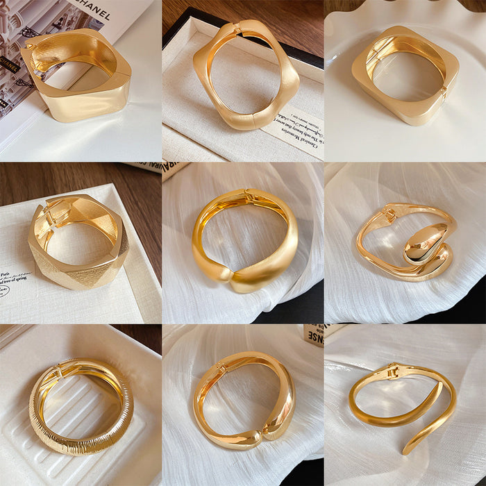 Wholesale Metal bracelet temperament light luxury high sense bracelet niche personality exaggerated jewelry women