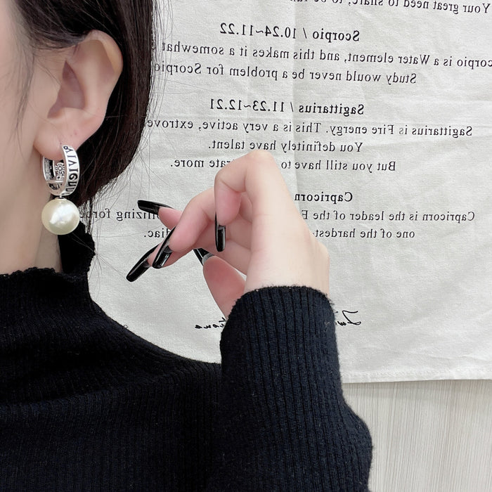 Wholesale medieval vintage distressed Saturn planet pearl ear buckle niche design earrings