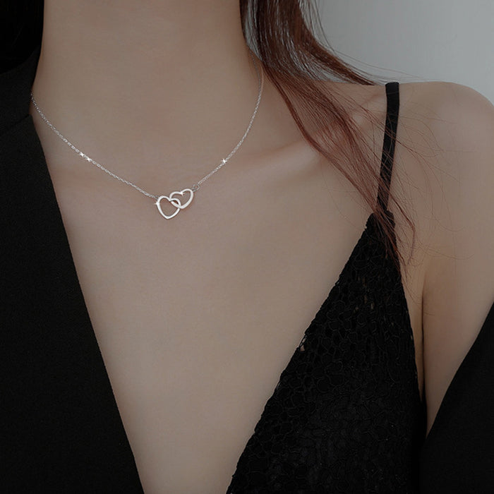 Wholesale Double heart pendant necklace with niche design, collarbone chain, heart-shaped necklace accessory