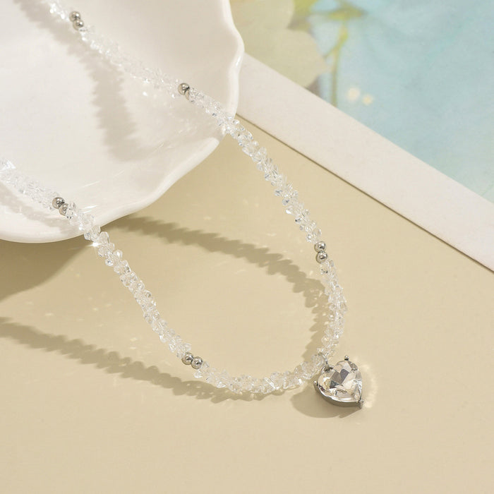 Wholesale Fashionable, simple and versatile crystal heart necklace with sparkling heart-shaped zircon pendant and collarbone chain