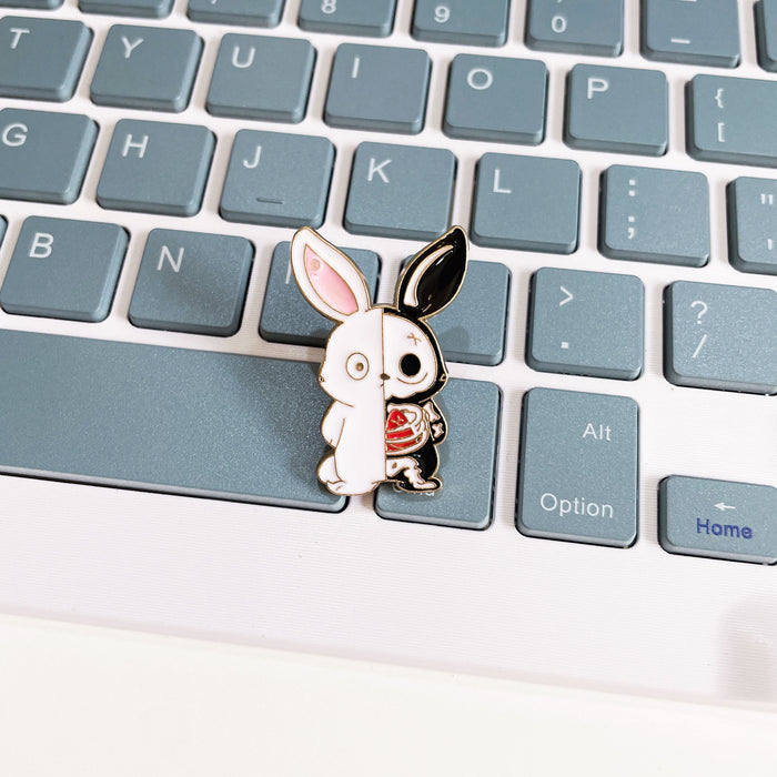 Wholesale  brooch cartoon funny ghost pumpkin metal badge cute skull bat pin men and women accessories