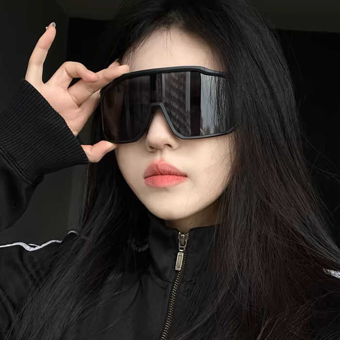 Wholesale Retro oversized frame outdoor cycling windproof sports sunglasses, hiking and eye protection sunglasses