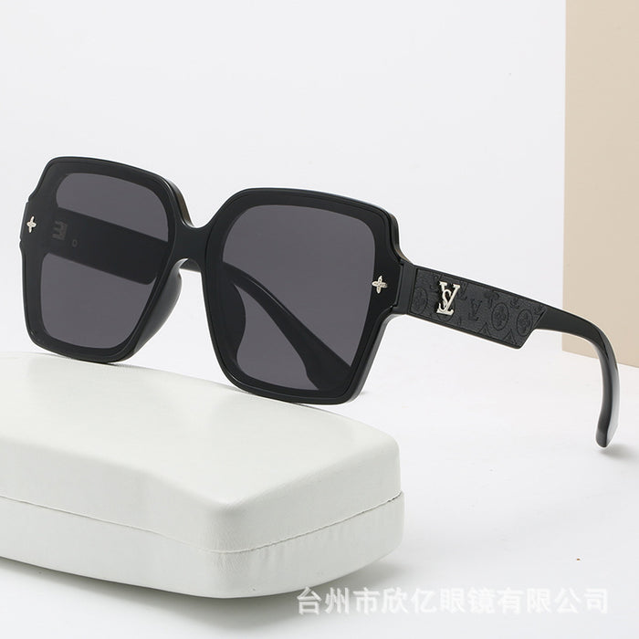 Wholesale Square Large Frame Metal Letter Sunglasses JDC-SG-XinYi001
