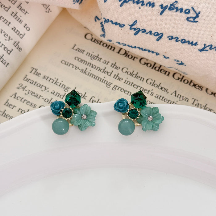 Wholesale Vintage temperament flower earrings, high-end, elegant, niche, irregular earrings, crystal personalized earrings