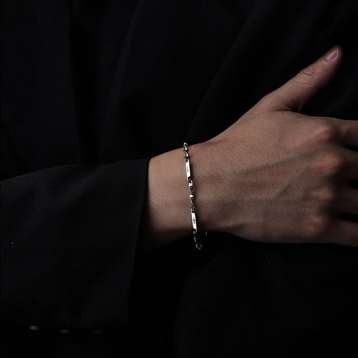 Wholesale M ö bius starry collarbone chain, neckchain that does not fade, trendy men's accessories twisted and spliced pendant chain ins, titanium steel necklace