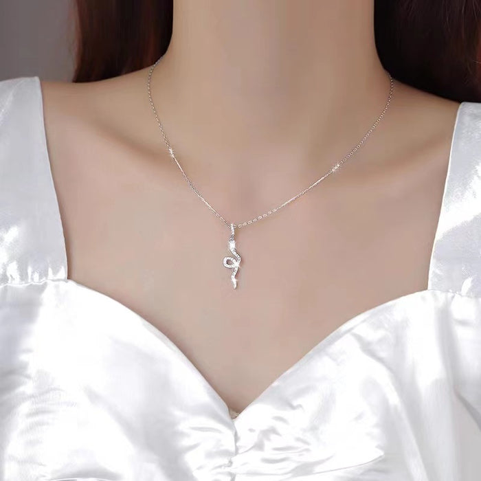 Wholesale Titanium steel necklace pendant, niche personalized design, collarbone chain, versatile accessories and accessories