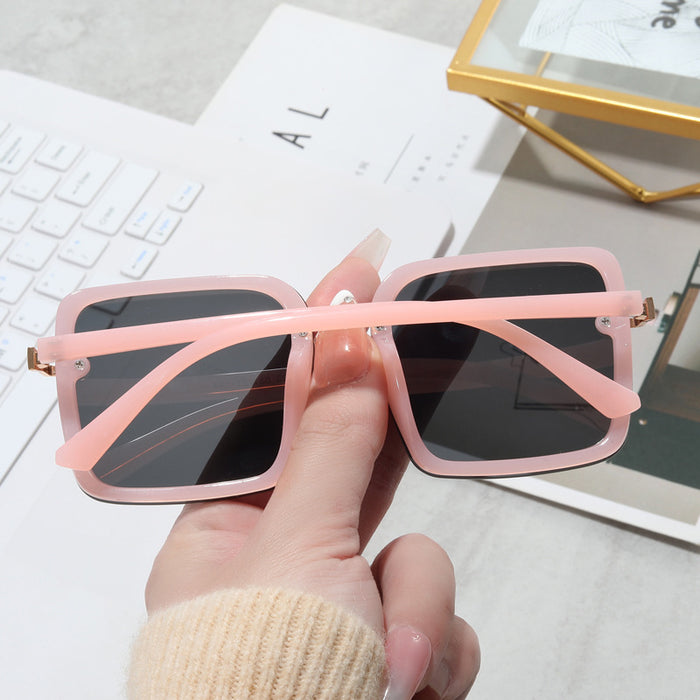 Wholesale Retro large frame square sunglasses for women's fashion street photography sunglasses glasses