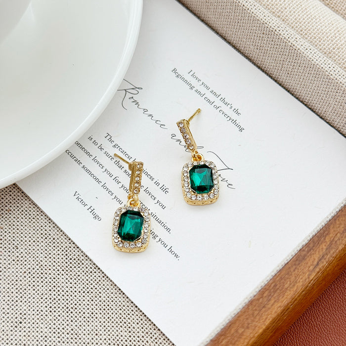 Wholesale Silver Needle Minimalist Personalized Earrings Geometric Diamond Earrings Charm Design Earrings Wholesale