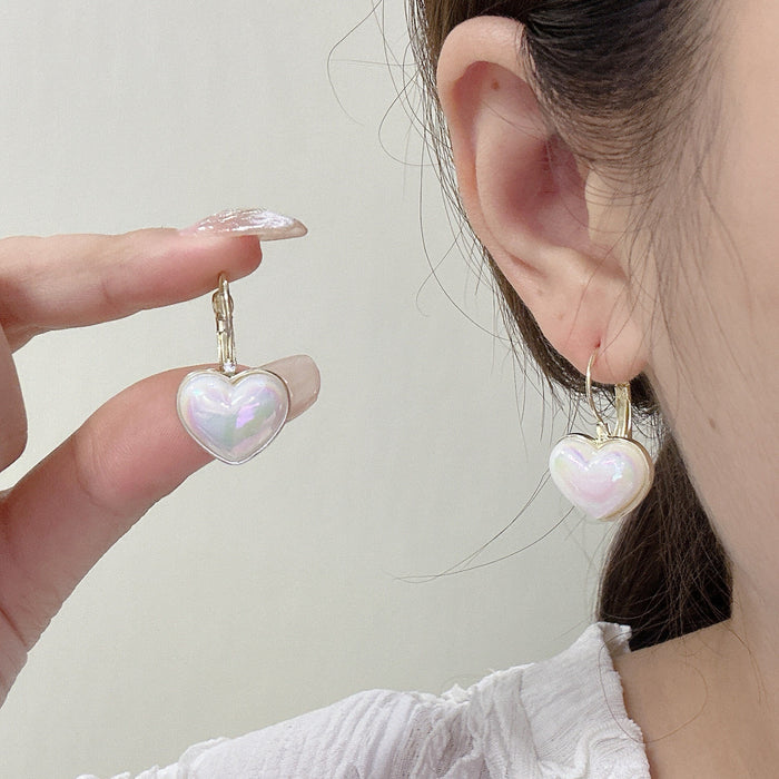 Wholesale Sparkling colored pearl earrings with heart-shaped earrings