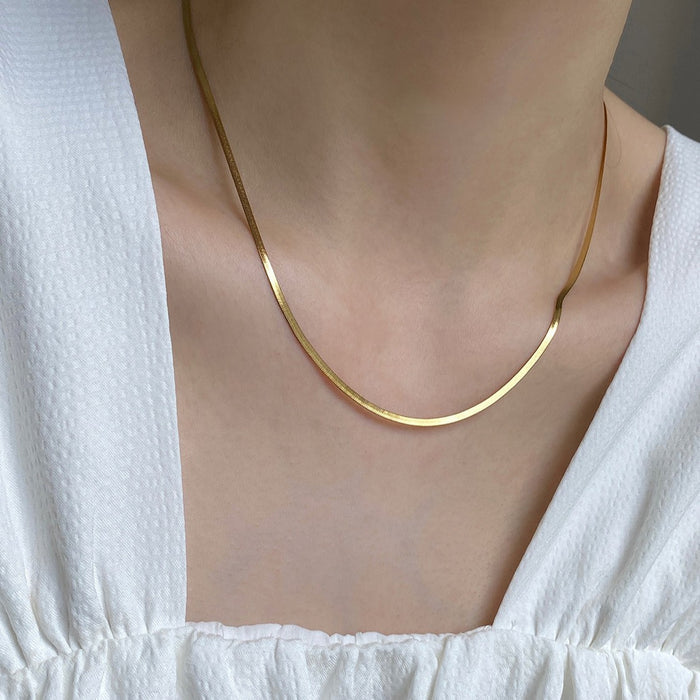 Wholesale Golden clavicle chain necklace is simple and high-end. Snake bone chain necklace