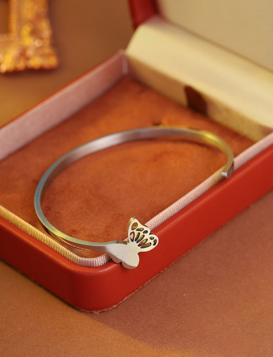 Wholes alecross bracelet  elegant butterfly accessory  stainless steel   heart-shaped bangle