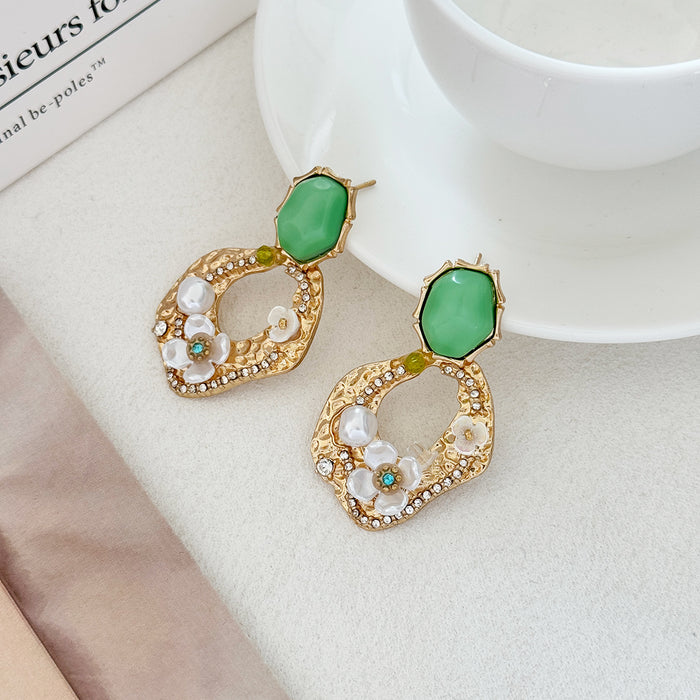 Wholesale Retro minimalist pearl earrings with a fashionable and high-end temperament, retro earrings with silver needles wholesale