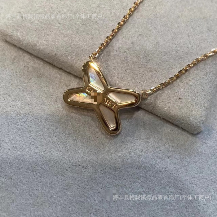 Wholesale Natural white pendant necklace with gold-plated locking chain