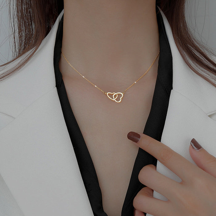 Wholesale Double heart pendant necklace with niche design, collarbone chain, heart-shaped necklace accessory