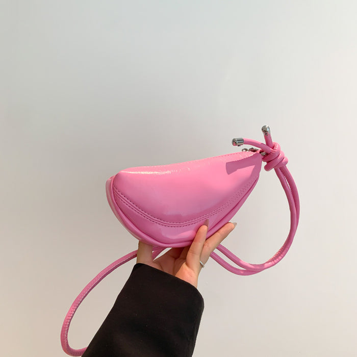 Wholesale Children's bag new niche design retro oil wax leather mini horn bag texture hanging neck key coin purse