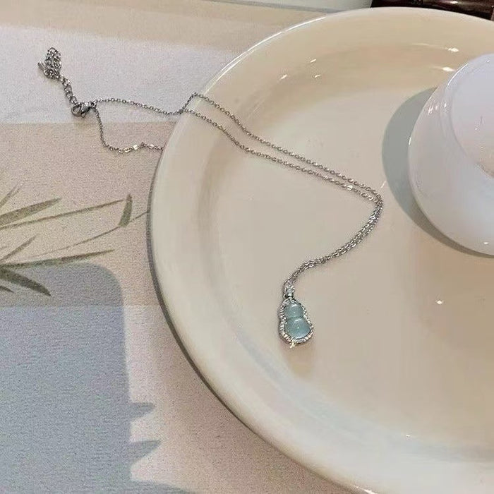 Wholesale Pendant necklace, light luxury collarbone chain, necklace accessory