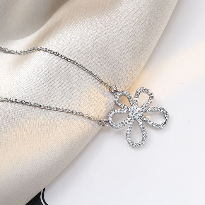 Wholesale Titanium steel necklace, zircon flower, long fashion accessory pendant, decorative chain, sweater chain, clothing accessory