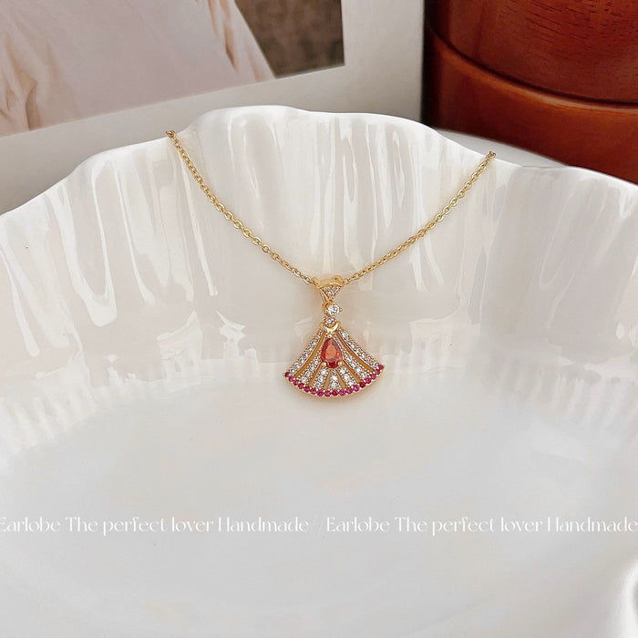 Wholesale Noble hollowed out zircon fan-shaped necklace for women, versatile and high-end, light luxury skirt, collarbone accessories