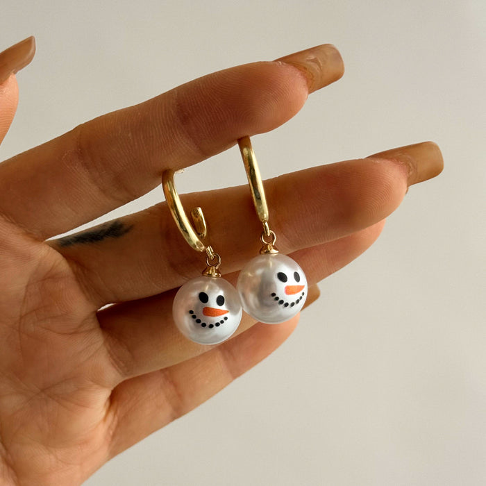 Wholesale  new smiling snowman earrings temperament hoop pearl earrings for women