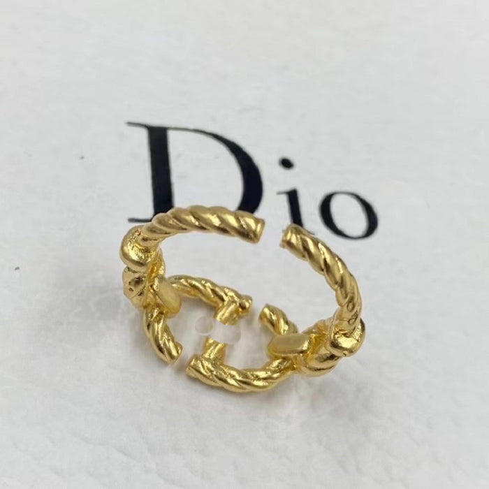 Wholesale Brass letter twist chain necklace for men and women, new temperament and trendy clavicle chain