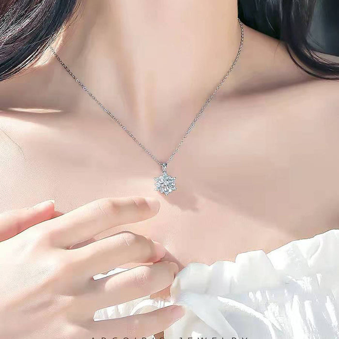 Wholesale Snowflake necklace with niche design, collarbone chain, student's simple and versatile temperament, forest style