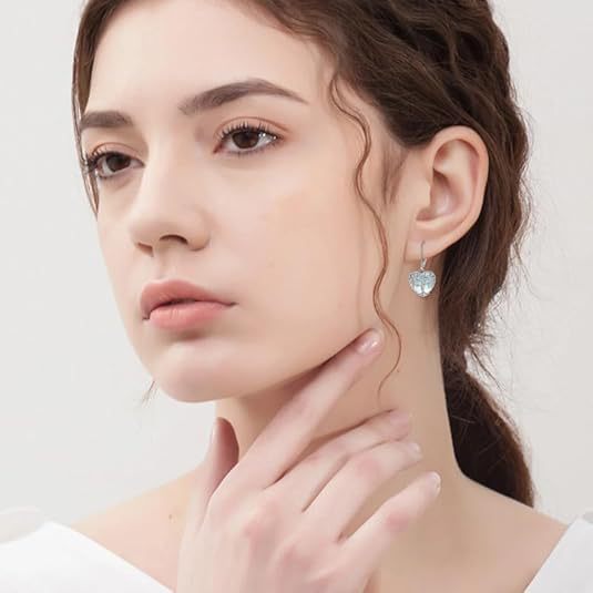 Wholesale Heart-shaped Moonstone Necklaces